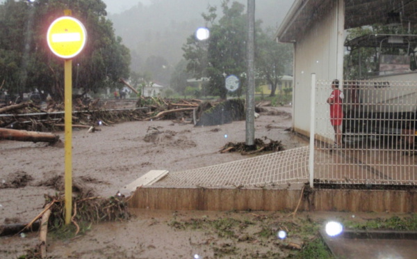 Routes abîmées, éboulements, des pluies torrentielles s'abattent sur les Marquises