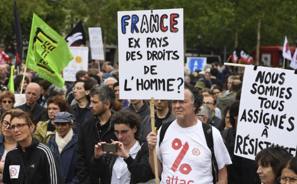Manifestation à Paris contre le projet de loi antiterroriste