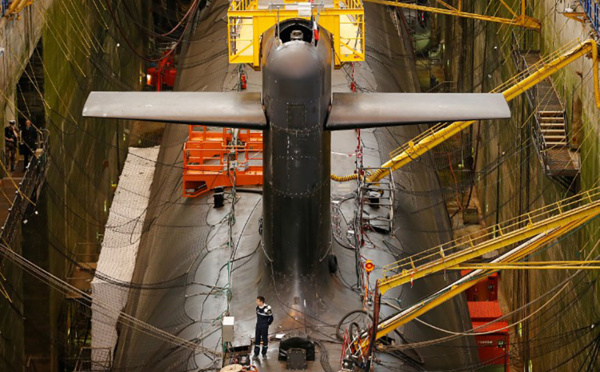 Macron en chef des Armées à bord du sous-marin nucléaire Le Terrible