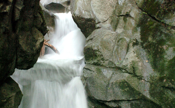 Hautes-Alpes: enquête pour homicide involontaire après la mort d'un enfant en canyoning