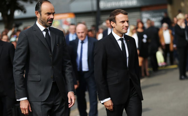 Forte baisse de confiance pour Macron (-5) et Philippe (-6)