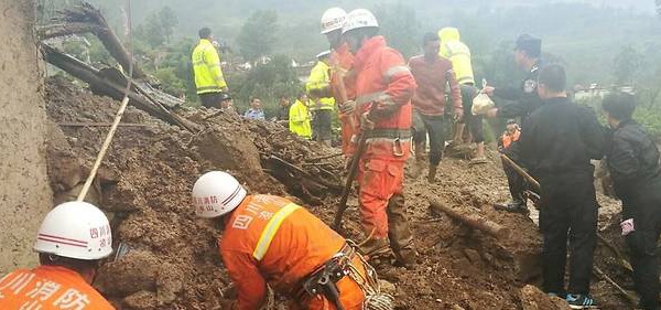 Séisme en Chine: les autorités craignent jusqu'à 100 morts