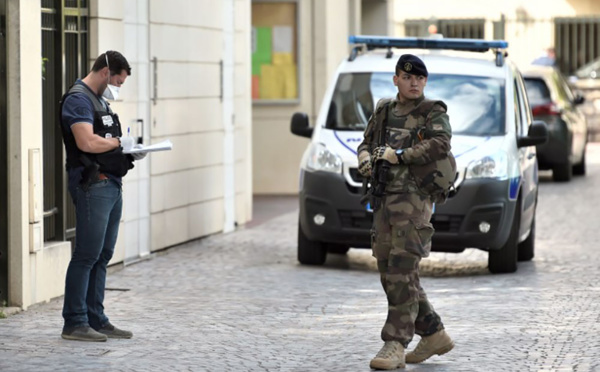 Militaires renversés à Levallois: le véhicule intercepté, un homme interpellé