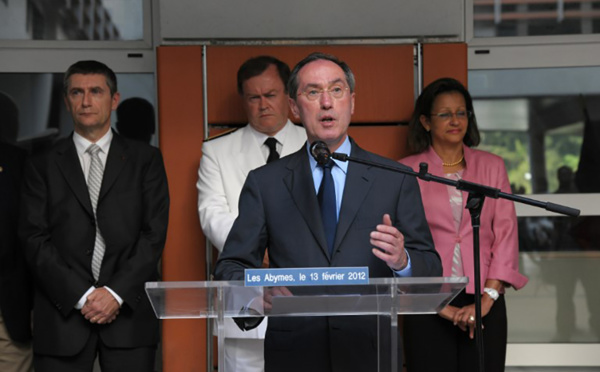 Contrats aidés : manifestation de la quasi totalité des maires de La Réunion