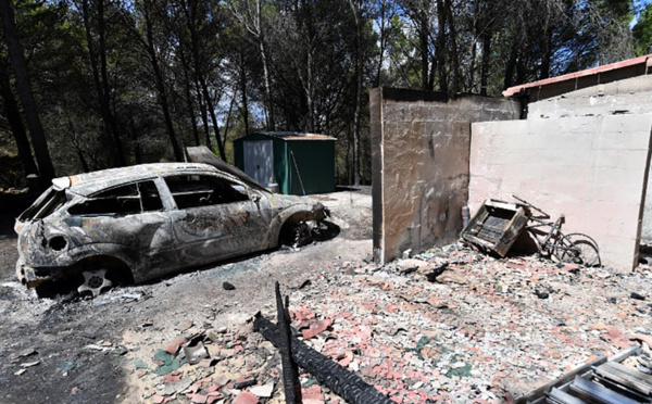 Hérault: l'incendie fixé, opérations de noyage en cours