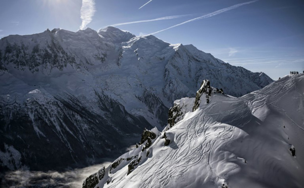 Mont Blanc: une 4e nuit dehors pour un alpiniste japonais, un espoir demeure