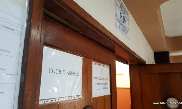Assises : Il violait leur fille de 11 ans, la mère qui fermait les yeux écrouée