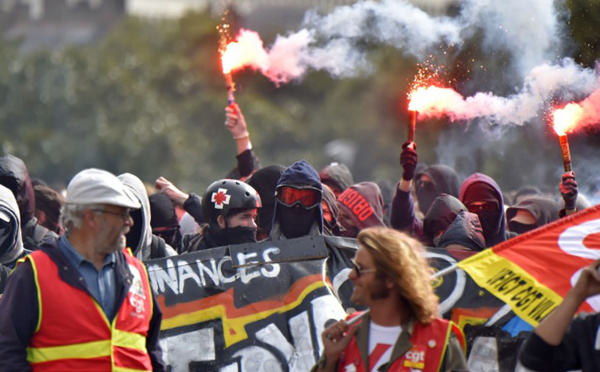 Réforme du code du travail: fermeté du gouvernement, offensive des syndicats