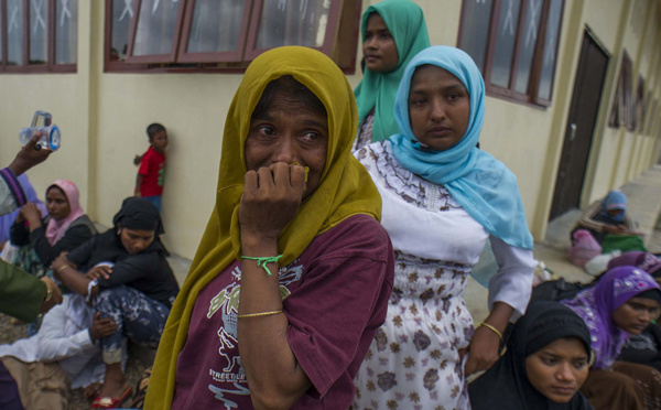 Crise des Rohingyas: le Bangladesh submergé par les réfugiés