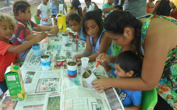 Moorea : Atelier "recyclage" pour 20 enfants de Nuuroa