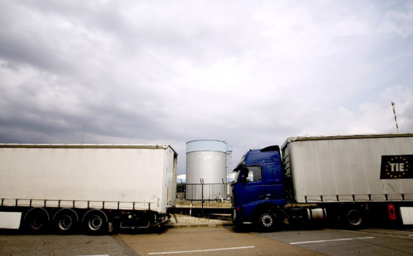 Fuite d'acide sulfurique après l'accident d'un camion près de Lyon