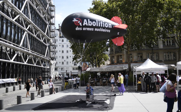 Plus de 50 pays, défiant les Grands, signent un traité interdisant l'arme nucléaire