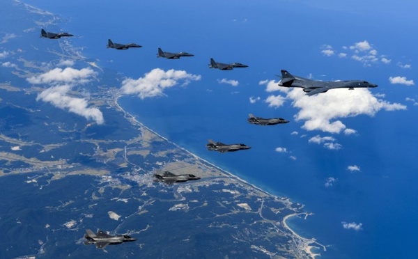 Washington envoie un "message" à Pyongyang en survolant ses côtes
