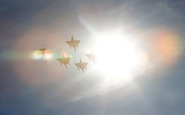 Un Mirage 2000 français s'écrase à N'djamena, le navigateur blessé