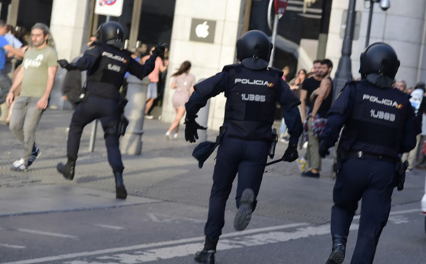 L'UE presse Madrid de mettre fin à la crise sans précédent avec la Catalogne