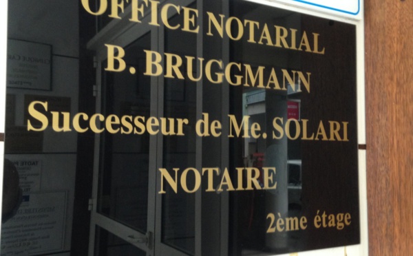  Deux études notariales perquisitionnées
