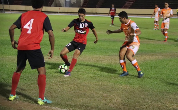 Football – Ligue 1 : Central reste en tête du championnat