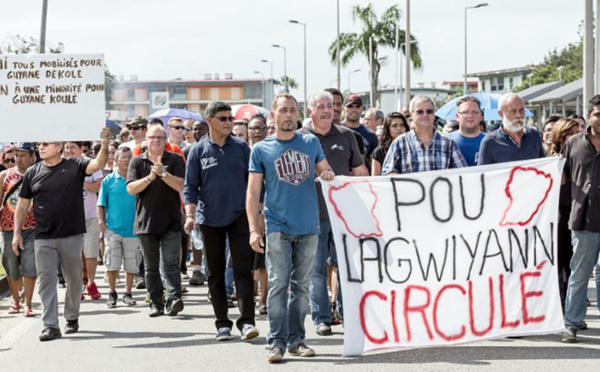 Le collectif Pou Lagwiyann dékolé demande à Macron que la Guyane soit "une priorité absolue"