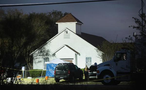 Texas: 26 morts dans une église lors d'une des pires fusillades aux Etats-Unis