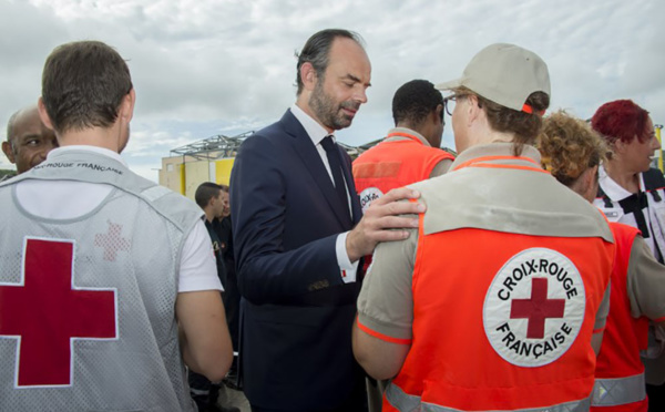 Associations: Edouard Philippe lance l'élaboration d'une nouvelle "stratégie" pour 2018