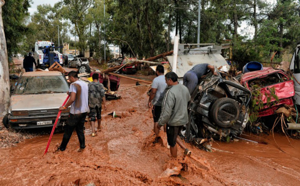 Grèce: au moins 7 morts dans des inondations près d'Athènes