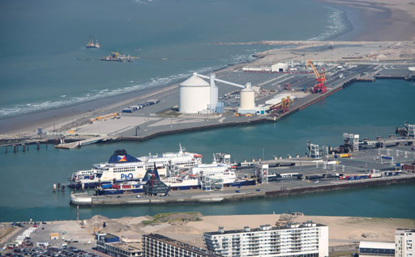 Calais: le corps d'une femme repêché après une chute d'un ferry