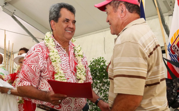 Remise de bons AAHI à 211 familles et de clés de fare OPH