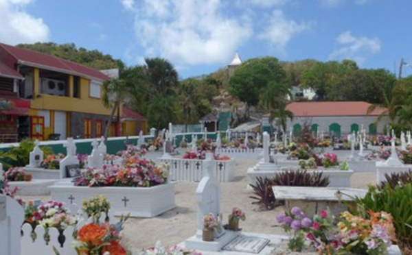 Johnny Hallyday sera inhumé lundi sur l'île de Saint-Barthélemy