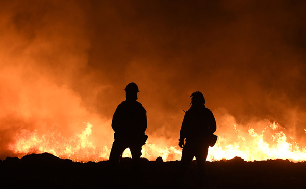 Un incendie encore très actif en Californie, Santa Barbara menacée
