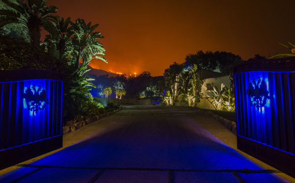 Scènes d'apocalypse près de Santa Barbara en proie aux incendies