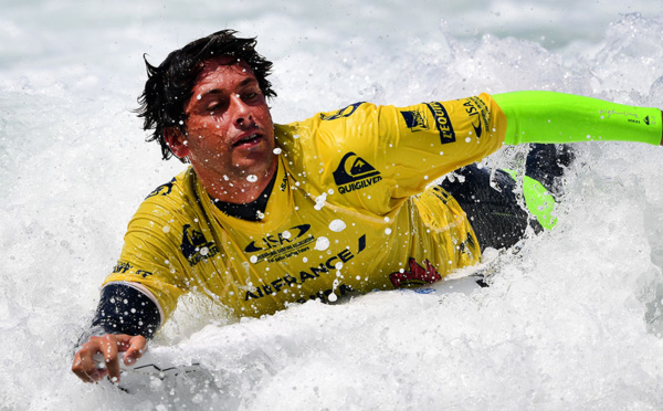 Surf/Hawaï: Victoire de prestige pour Florès face à Florence, sacré champion 2017