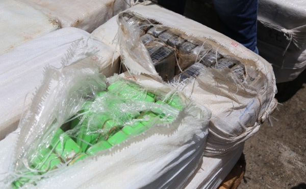 Prête-noms, "mules" et langage codé: les rouages d'un trafic devant le tribunal