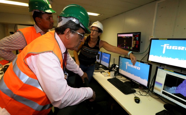 Câble Natitua : visite du navire Fugro supporter