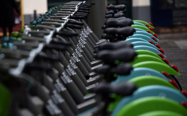 L'arrivée du nouveau Vélib' à Paris tourne au "cauchemar"