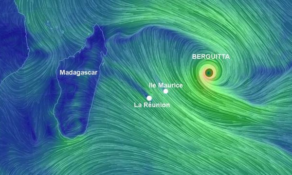 Pré-alerte cyclonique à la Réunion: Berguitta devient "cyclone tropical intense"