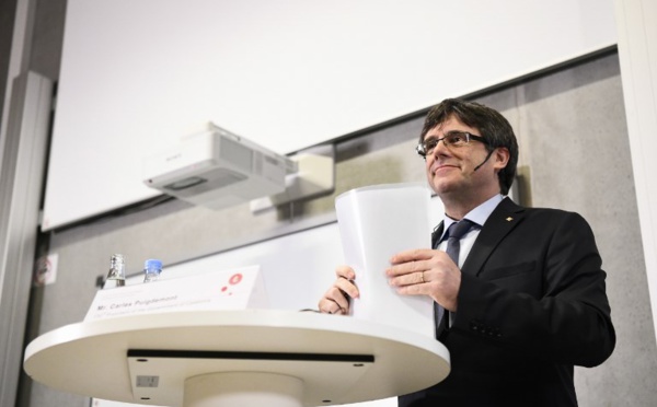 Catalogne: Puigdemont affirme qu'il formera un gouvernement, malgré les "menaces" de Madrid