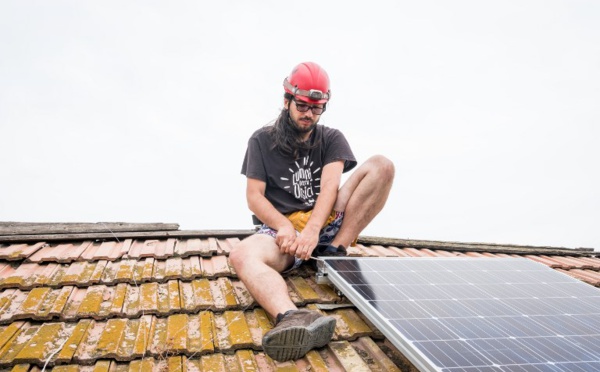 Australie: 50.000 foyers transformés en centrale électrique