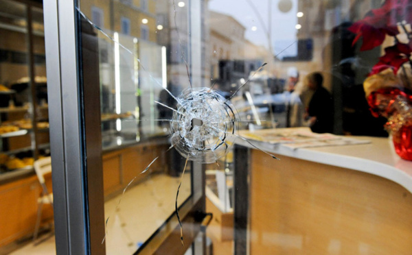 Une fusillade raciste choque l'Italie à un mois des législatives