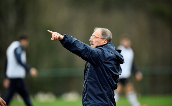 Tournoi/XV de France - Après la défaite, une troisième mi-temps qui pose question