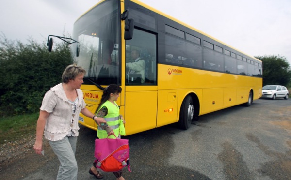 Morbihan: une fille de 15 ans tuée dans une collision entre un car scolaire et un camion