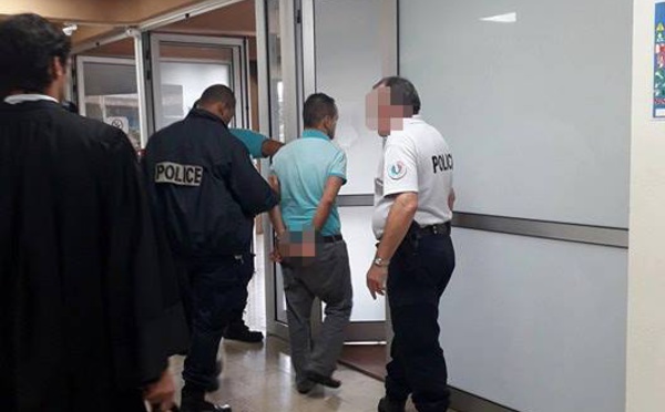 Le douanier proxénète écope de 5 ans de prison ferme