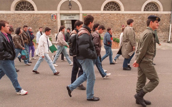 Service national: un rapport parlementaire suggère un "parcours de citoyenneté"