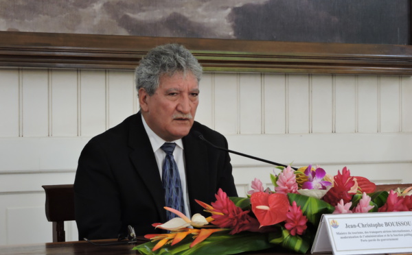 Le président et le gouvernement "choqués" après les propos de M. Frébault