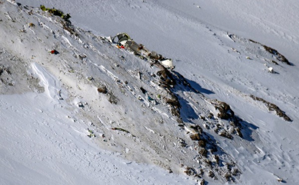 Crash d'avion en Iran: les secours ont localisé l'épave