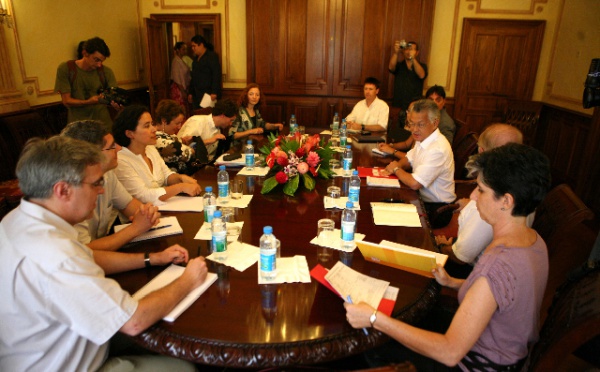 Gaston Tong Sang reçoit les inspecteurs de la mission d’assistance et d’expertise de l’Etat