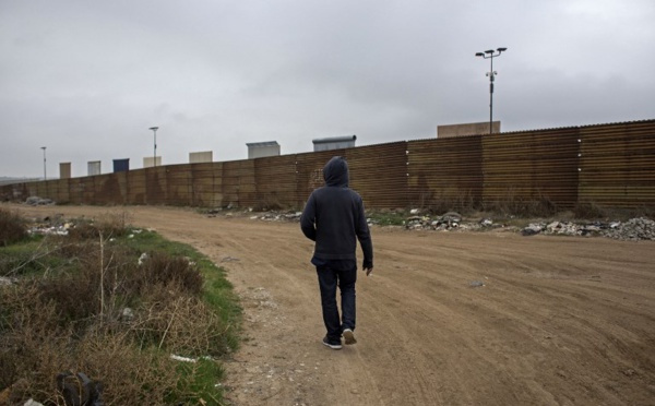 Trump vante son mur en Californie, terre anti-trumpiste