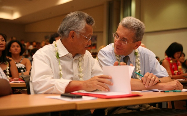 Education: Gaston Tong Sang Et Adolph Colrat commémorent les 35 ans de la loi Debré à l'IJSPF