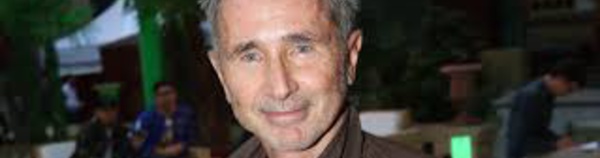 Thierry Lher­mitte révèle son tatouage de Tahiti (vidéo)