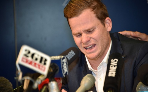 Scandale du cricket australien: en larmes, l'ex-capitaine s'excuse