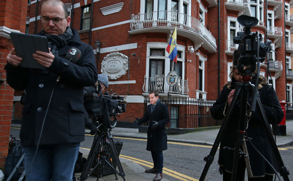 L'Equateur punit Assange, trop polémique, en le privant d'internet